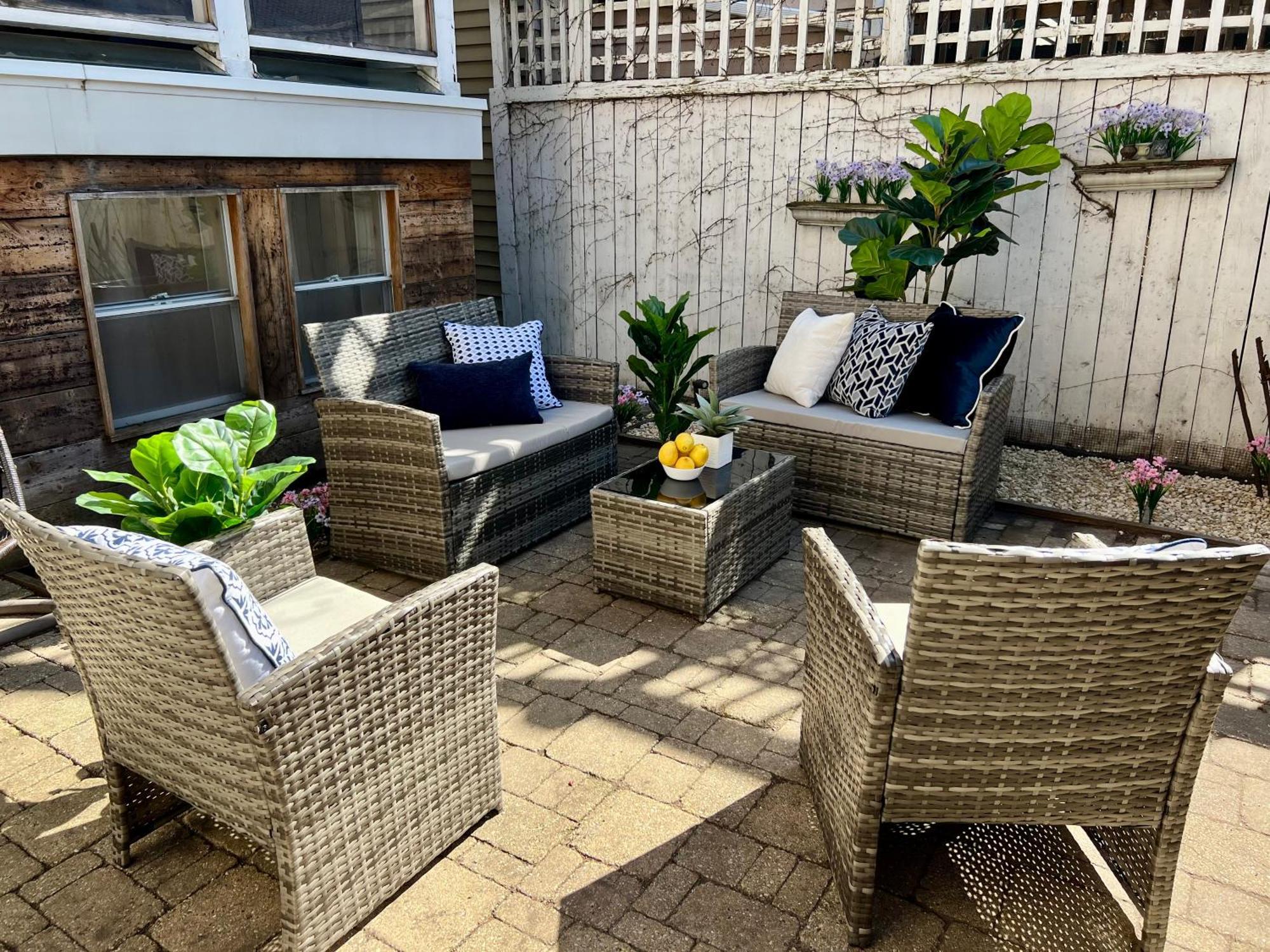 3 Bedroom Spacious Home In Ideal Location W Free Parking Back Yard Pets Welcome Chicago Kültér fotó