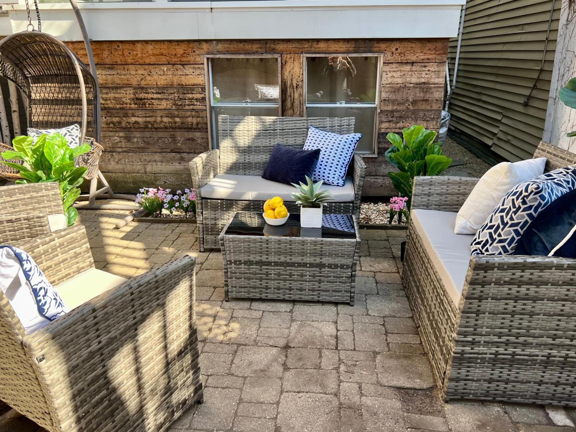 3 Bedroom Spacious Home In Ideal Location W Free Parking Back Yard Pets Welcome Chicago Kültér fotó