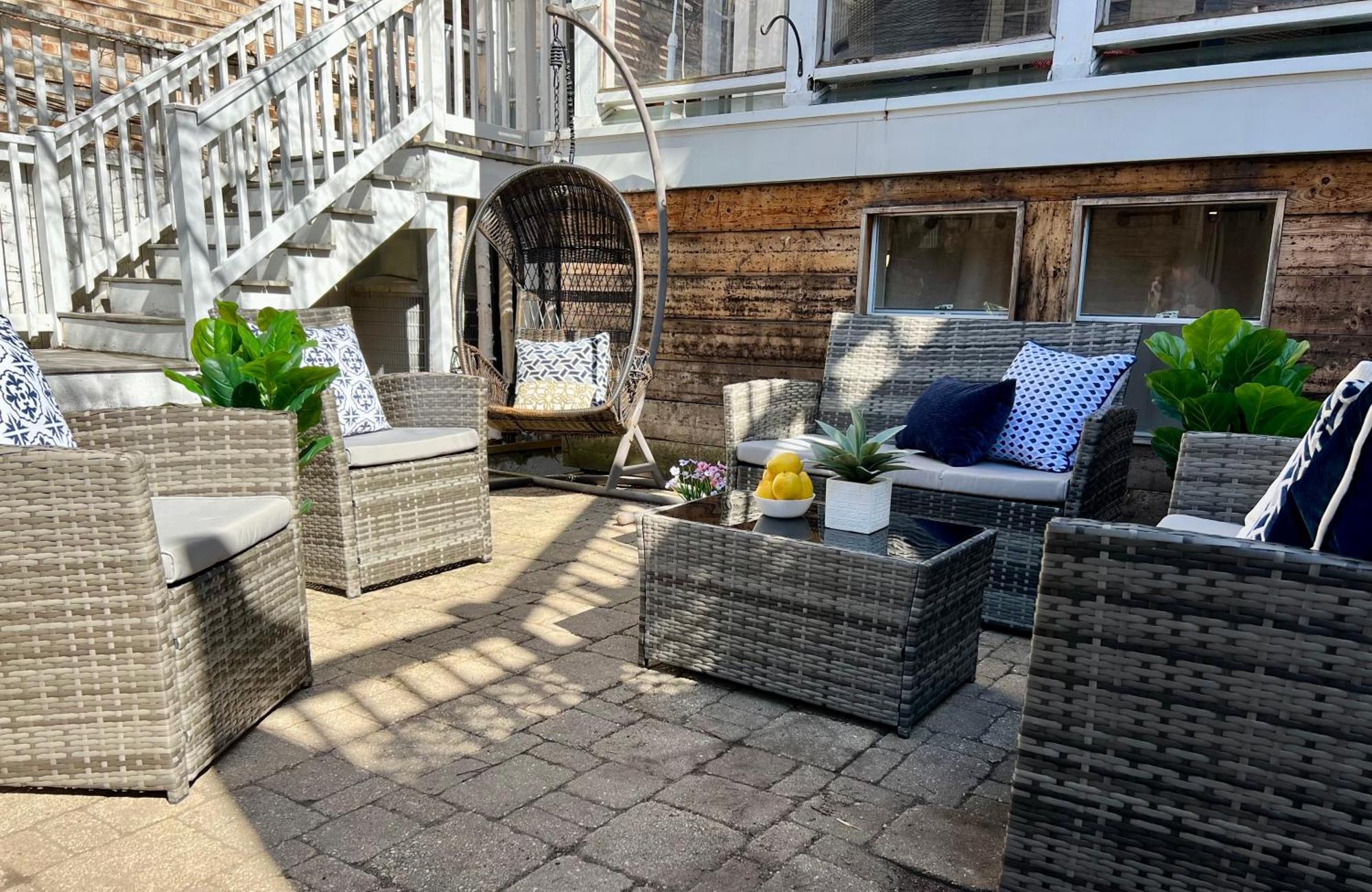 3 Bedroom Spacious Home In Ideal Location W Free Parking Back Yard Pets Welcome Chicago Kültér fotó