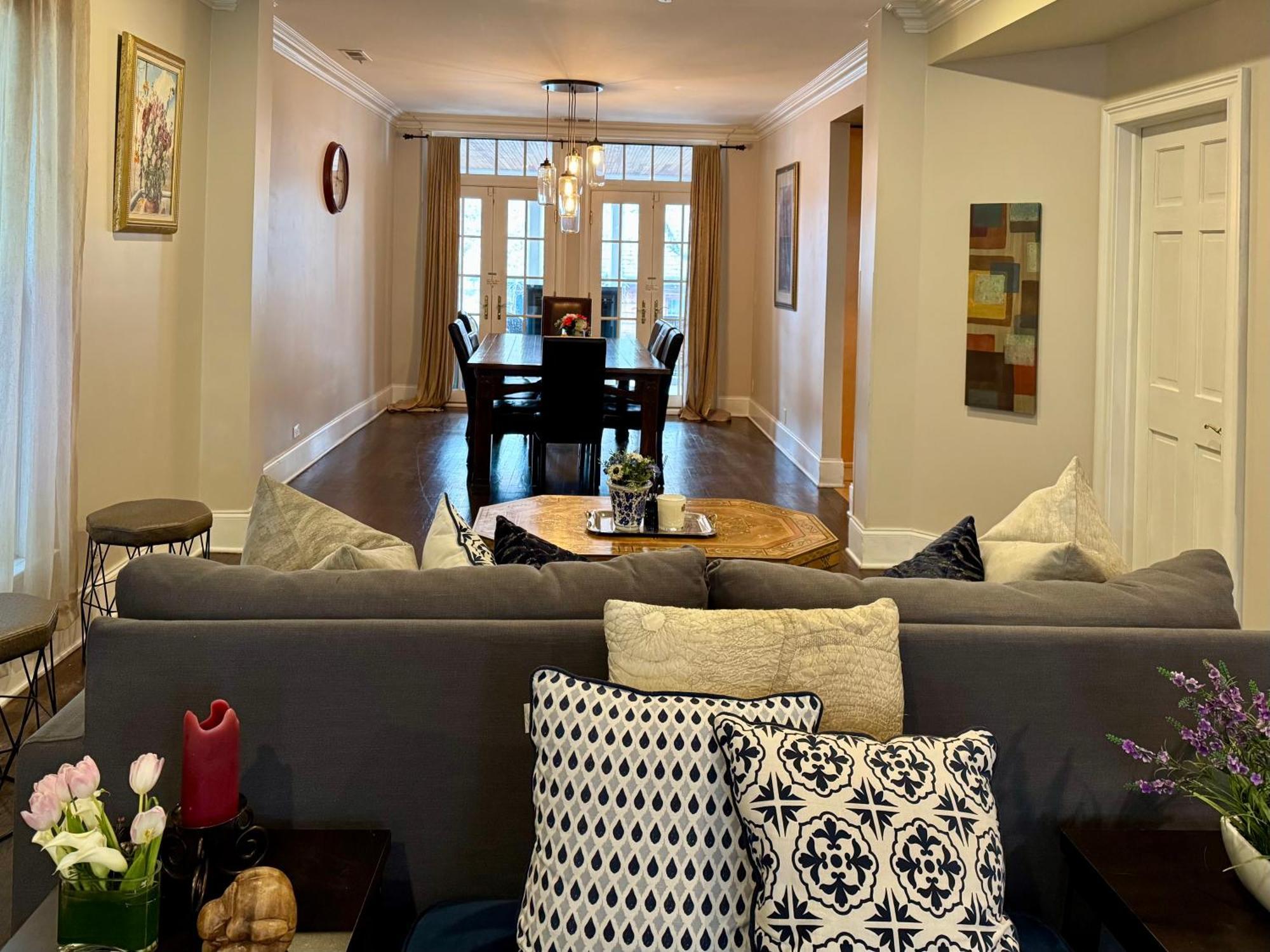 3 Bedroom Spacious Home In Ideal Location W Free Parking Back Yard Pets Welcome Chicago Kültér fotó