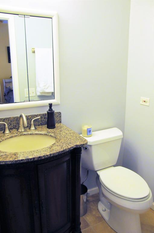 3 Bedroom Spacious Home In Ideal Location W Free Parking Back Yard Pets Welcome Chicago Kültér fotó