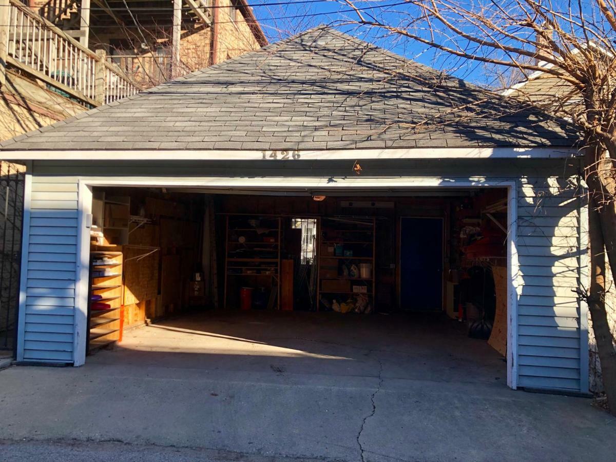 3 Bedroom Spacious Home In Ideal Location W Free Parking Back Yard Pets Welcome Chicago Kültér fotó